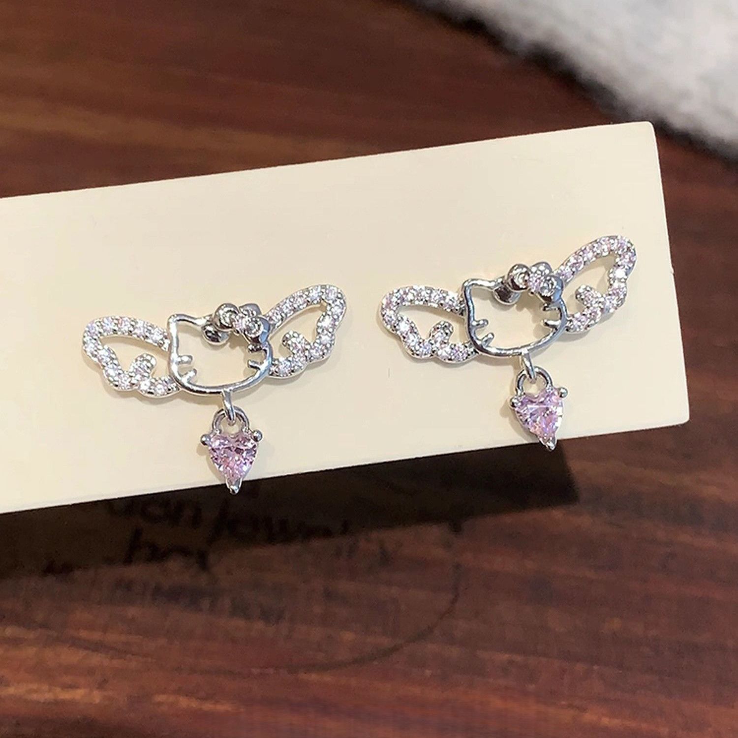 Cute Hello Kitty Stud Earrings - Body Jewelry Ear reseña y precio