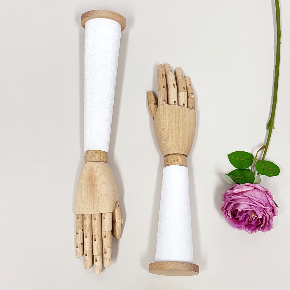 Wooden Velvet Hand Mannequin w - Body Jewelry Shop reseña y precio