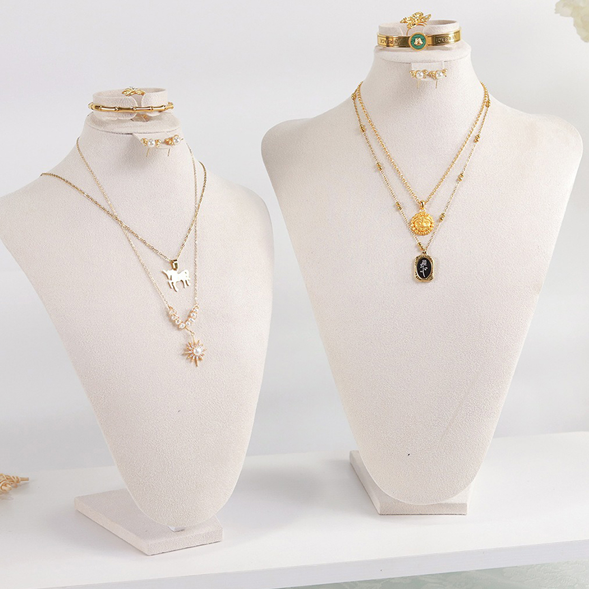 Body Velvet Jewelry Display Bu - Body Jewelry Display Case reseña y precio
