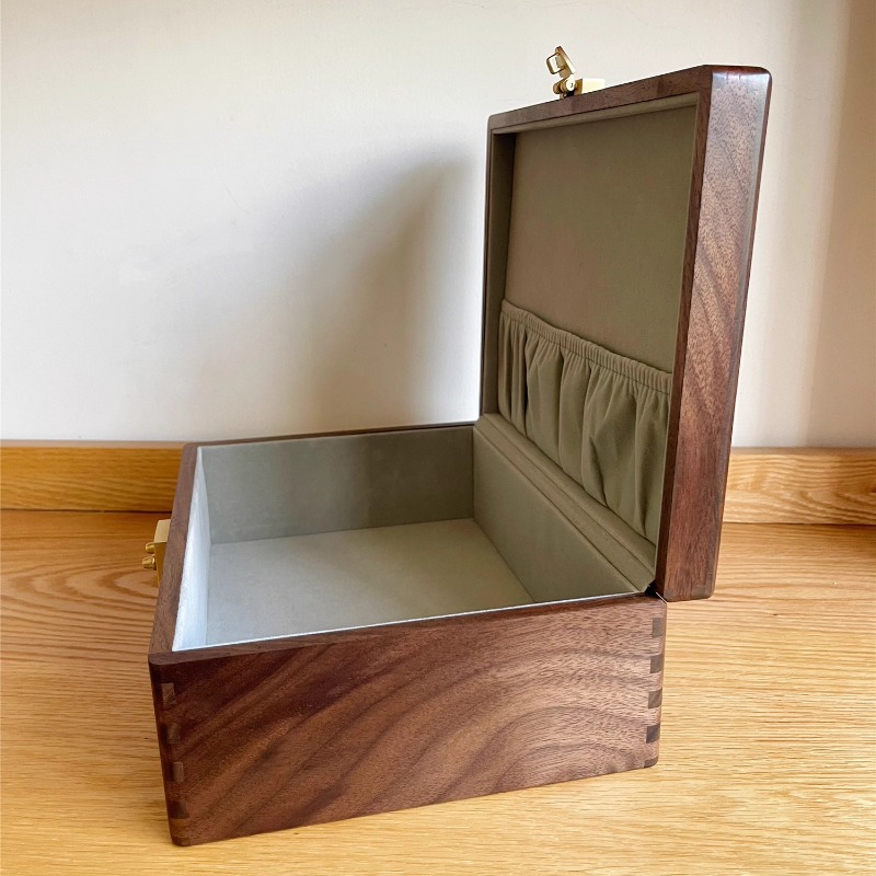 Walnut Wood Jewelry Box with L - Body Jewelry Display Case reseña y precio